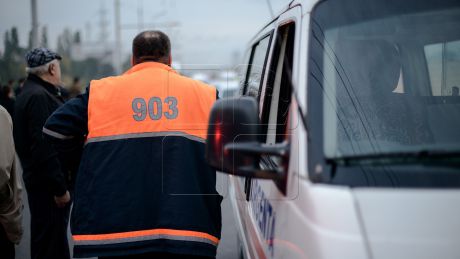 Обстоятельства аварии выясняет полиция.