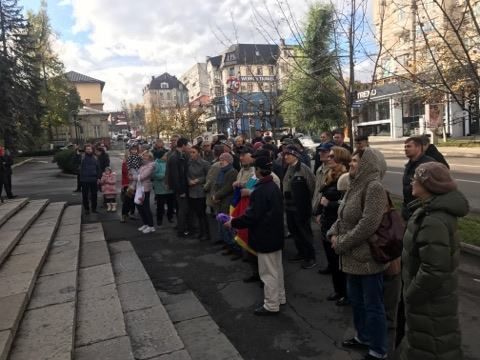 Simpatizanții lui Renato Usatîi protestează în fața Procuraturii Generale