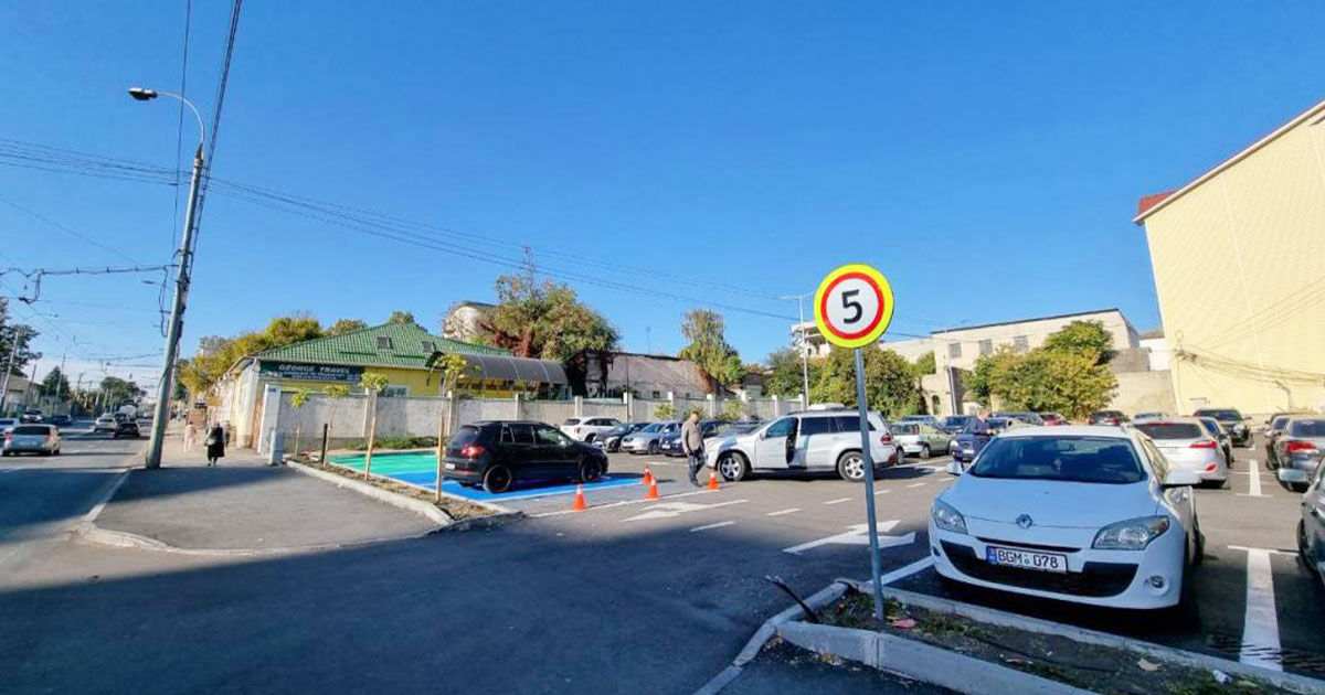 Șoferii care nu achită parcarea sau blochează două locuri vor fi sancționați.
