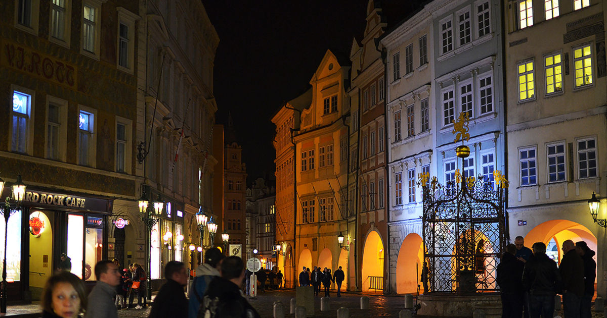 Autoritățile din Praga interzic turiștilor să meargă în grupuri la pub-uri noaptea.