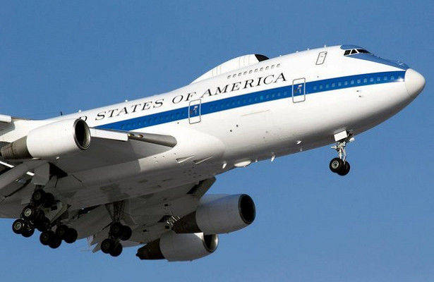 США подняли в воздух E-4B Nightwatch, известный как самолет "судного дня.