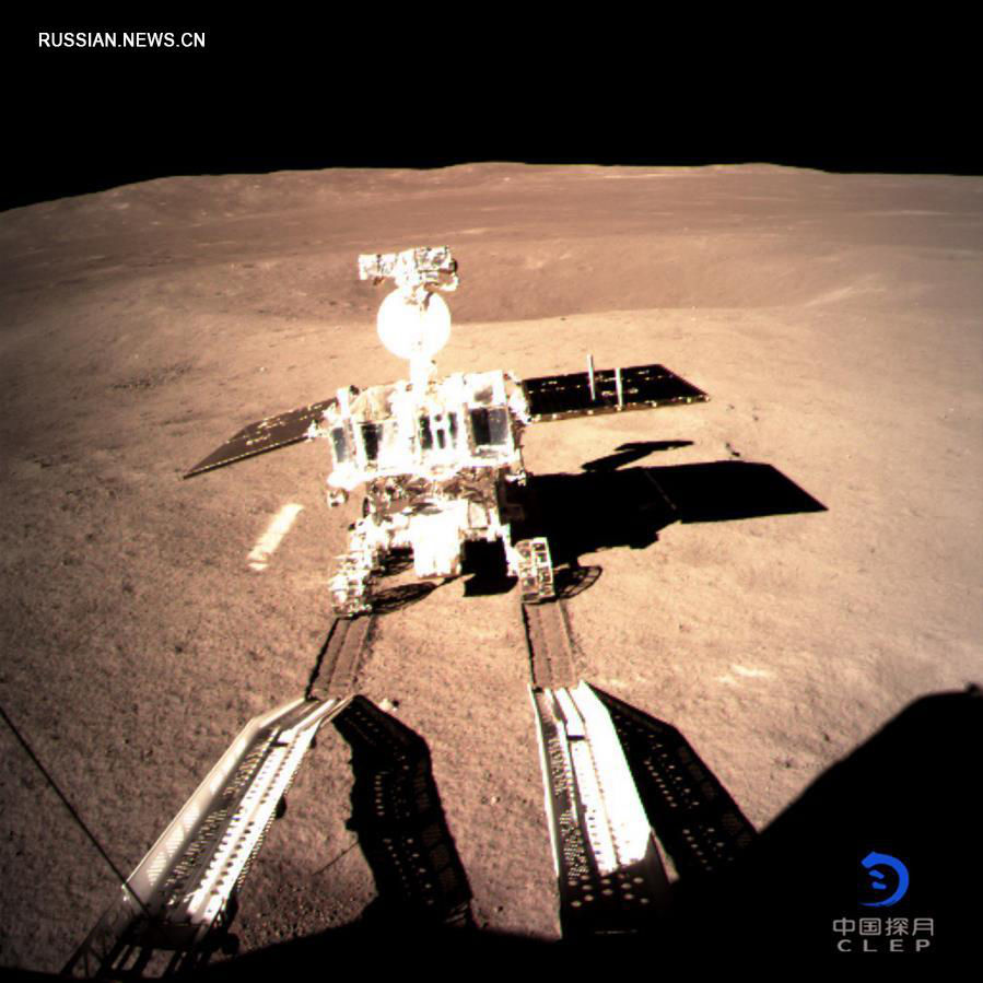 Космический аппарат "Чанъэ-4" и луноход "Юйту-2", уже более месяца исследующие обратную сторону Луны "уснули".
