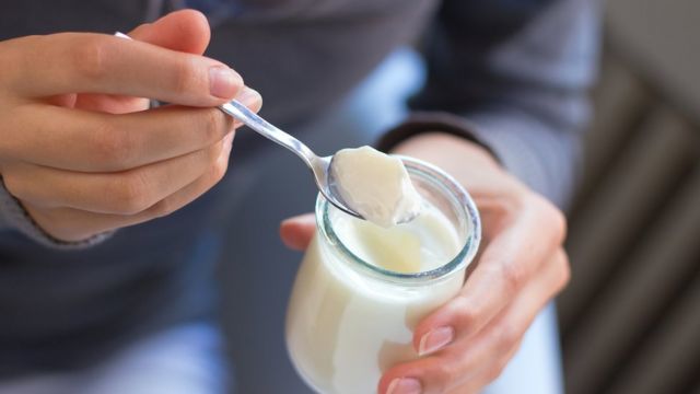Сахар и молочная продукция вызывают воспаление кожи, прыщи и акне.