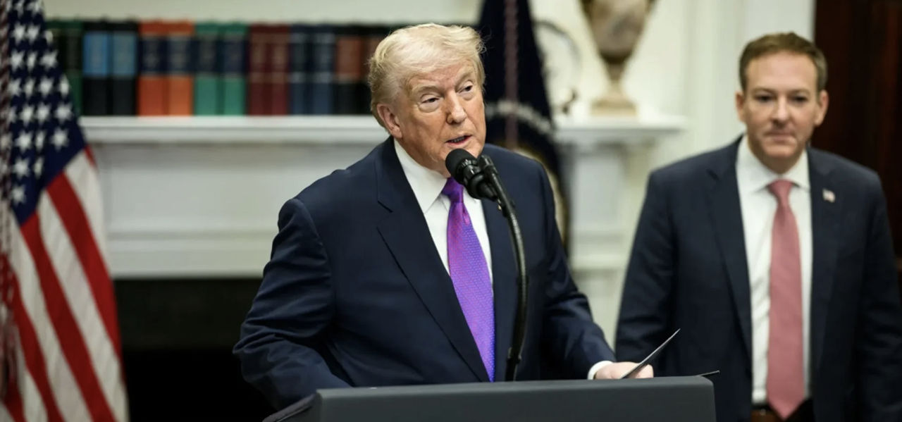 Трамп пригрозил России и Украине пошлинами в 200% из-за войны