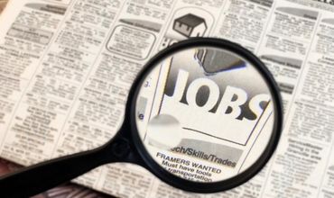 Lista celor 100 mai bine plătite locuri de muncă vacante din Moldova.