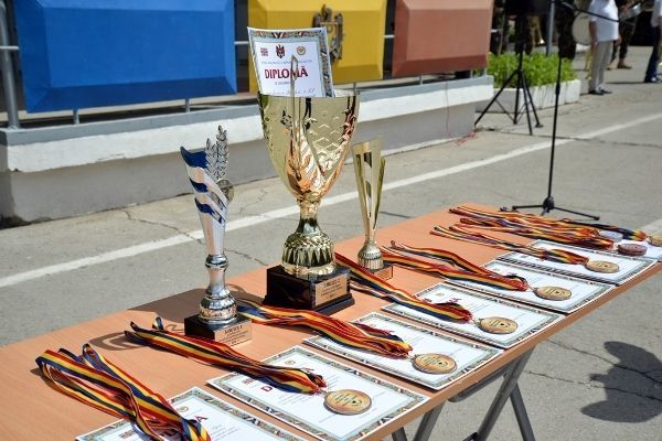 Военные из Кагула завоевали Кубок министра обороны на военно-спортивных соревнованиях.