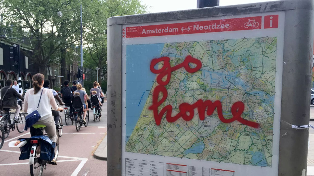 Amsterdam a interzis demonstrațiile după atacurile asupra fanilor israelieni de fotbal.