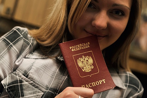 В Госдуме допускают введение не уголовной, а административной ответственности за сокрытие факта наличия у гражданина России второго гражданства.