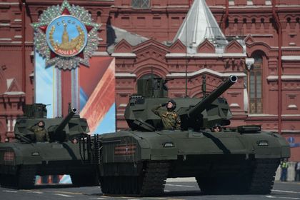 В нем приняли участие свыше 10 тысяч военнослужащих, а также 135 единиц техники. Фото: ria.ru