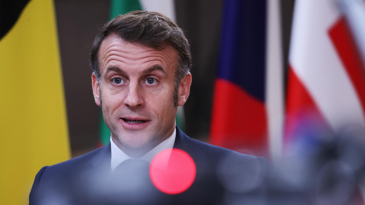 Macron confirmă planurile de construire a unui nou portavion.