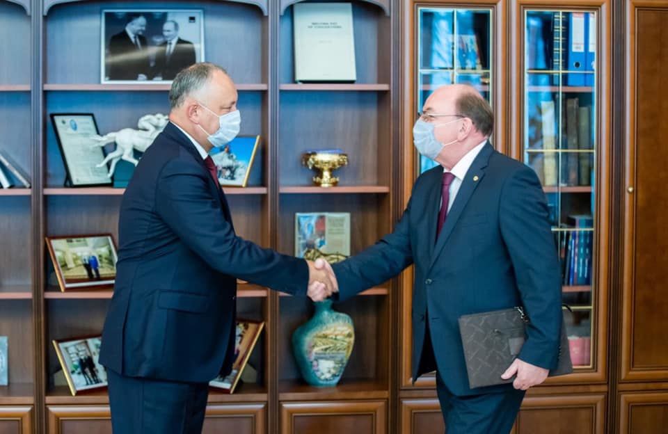 Молдова направит запрос России на получение вакцины от коронавируса.