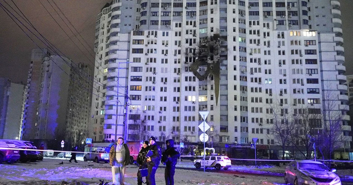 В Киеве восстановили водоснабжение, в части районов тепло появится в течение суток.