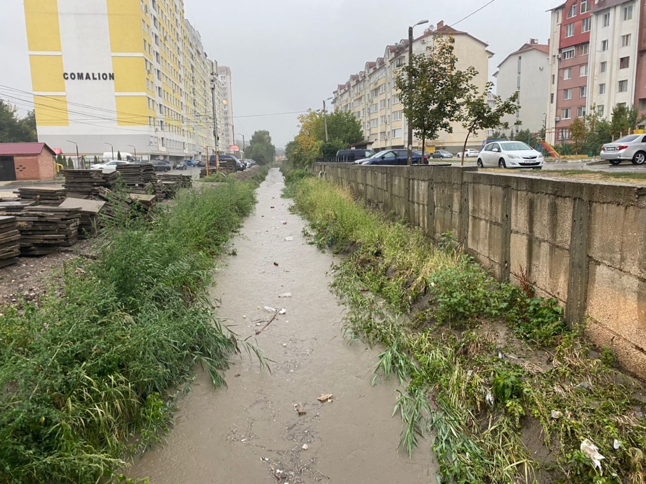 Все муниципальные команды мобилизованы для управления ситуацией в столице.
