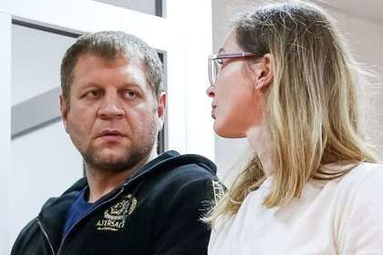 По мнению Емельяненко, ситуация была спровоцирована сотрудниками полиции.