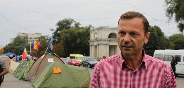 Unul dintre liderii Platformei, Vasile Năstase.