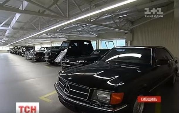 В автопарке стоит только 21 автомобиль, хотя изначально арест наложен на 27.