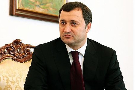 Либерал-демократ отметил, что Пакт призван сплотить все политические силы, невзирая на их идеологические воззрения и партийные доктрины.