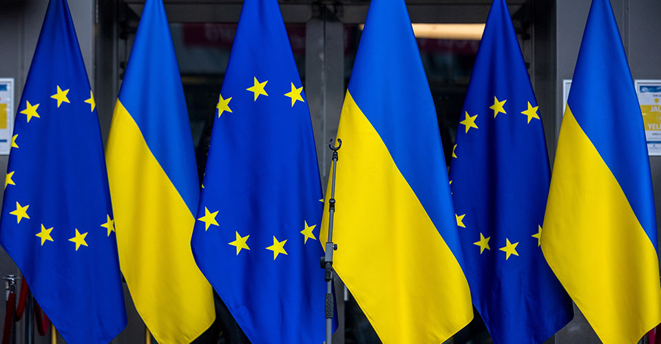 Bloomberg: Все страны ЕС поддержали предоставление Украине статуса кандидата.