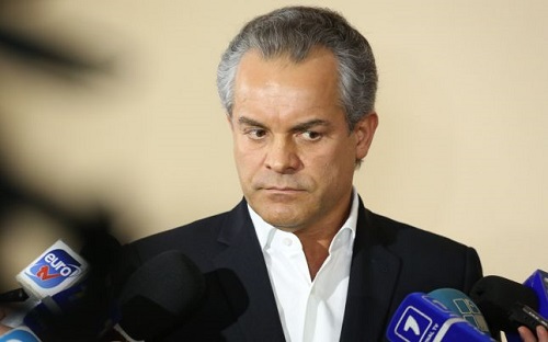Плахотнюк отрицает, что Европейский союз заставил его отказаться от депутатского мандата.