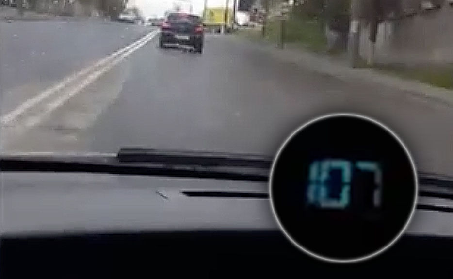 Автомобиль числится за депутатом от Демократической партии (ДПМ) Валентиной Булигой.