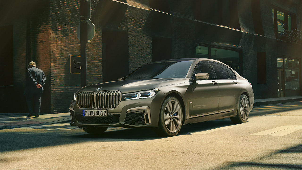 Последнюю партию BMW с мотором V12 соберут летом.