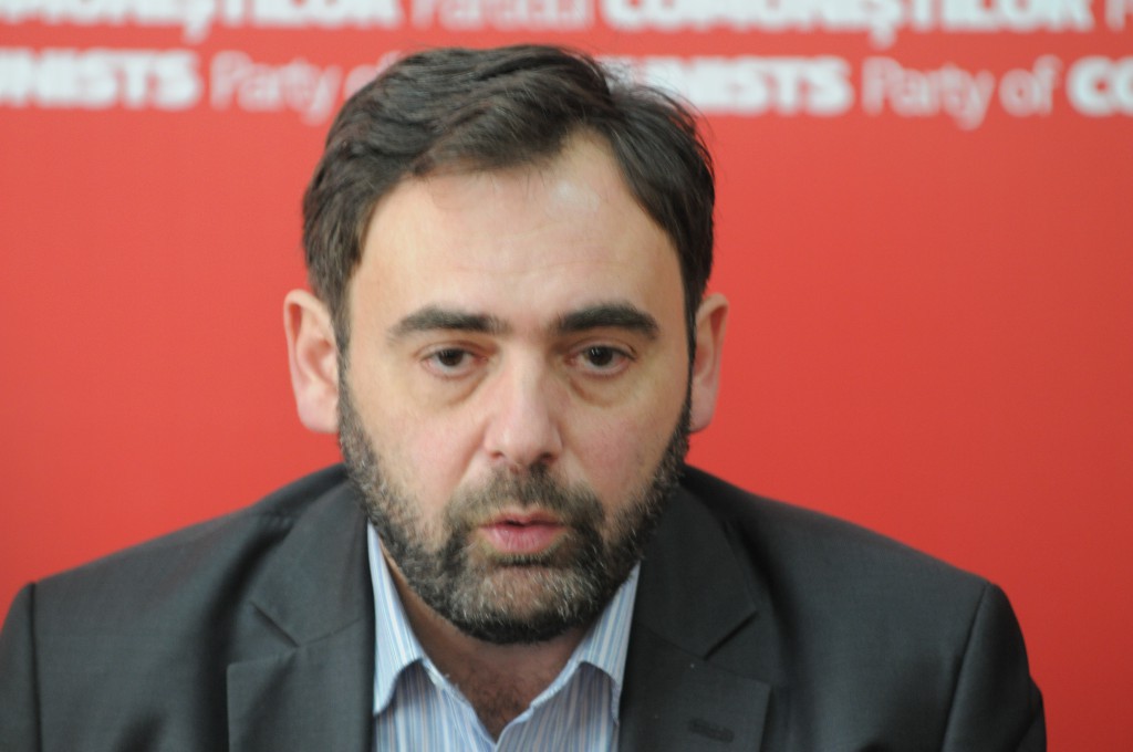 Într-un interviu televizat de vineri Voronin a dat limpede de înţeles, că rămîne credincios UE.