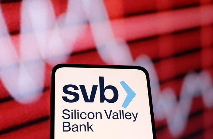 Акции банков США и Европы падают на фоне краха Silicon Valley Bank.