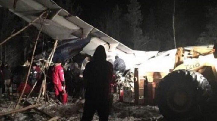 Un avion s-a prăbușit, la scurt timp după decolare.