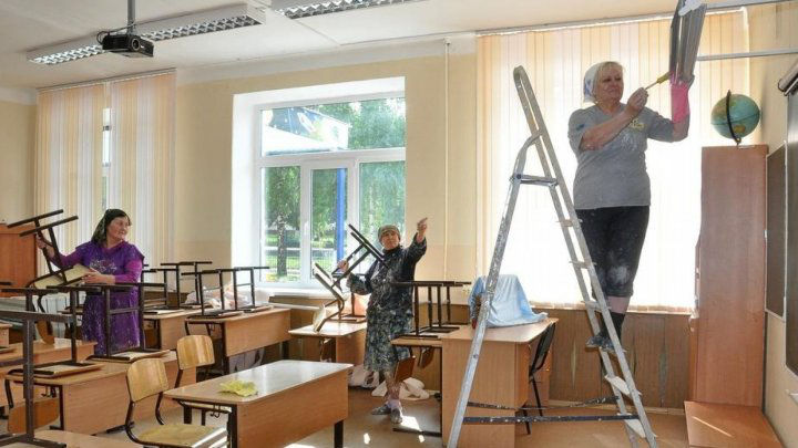 Работа кипит: в столичных школах, лицеях и детсадах проводят ремонт.