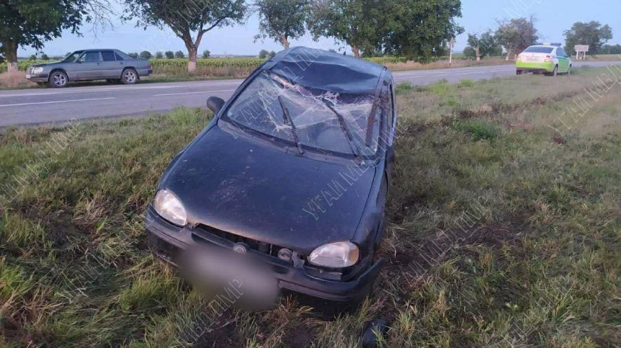 В Григориопольском районе автомобиль занесло на мокрой дороге.