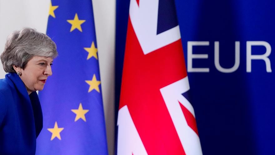 В правительстве Британии назвали срок утверждения сделки по Brexit.