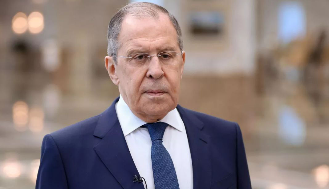 Лавров: Украине не дадут вести переговоры с Россией.