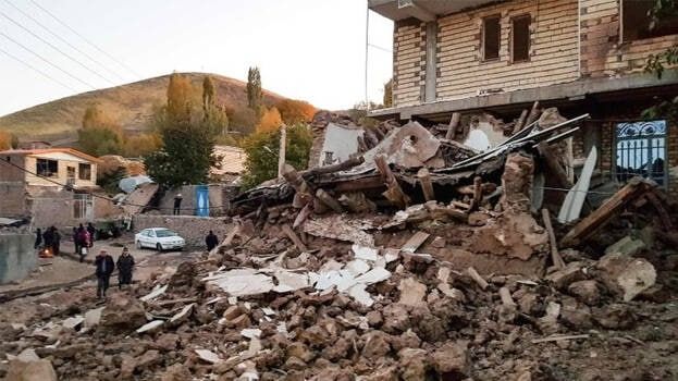 В Иране около ста человек пострадали при землетрясении.
