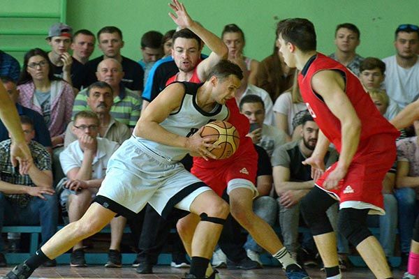 Echipa USMF a debutat cu înfrângere în campionatul de baschet