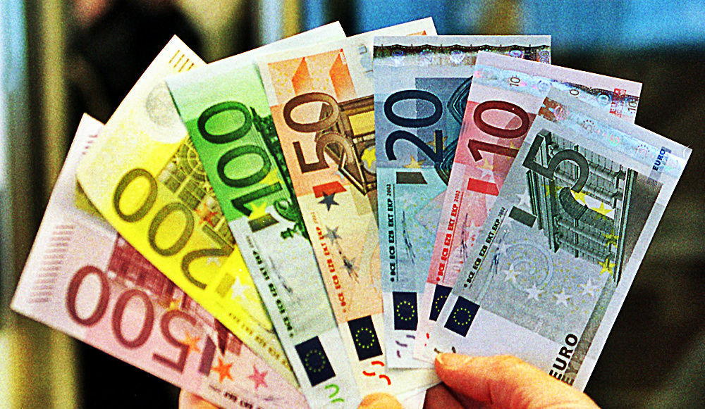 Banca Naţională a Moldovei a stabilit pentru astăzi un curs de 20 lei şi 37 de bani pentru un euro.