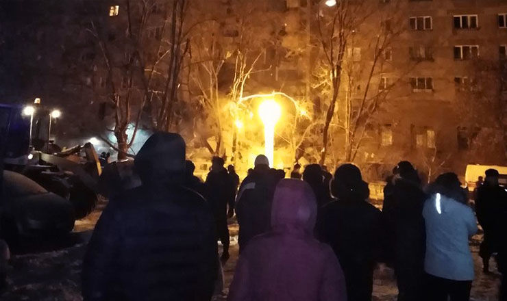 Момент взрыва многоэтажки в Магнитогорске попал на видео.