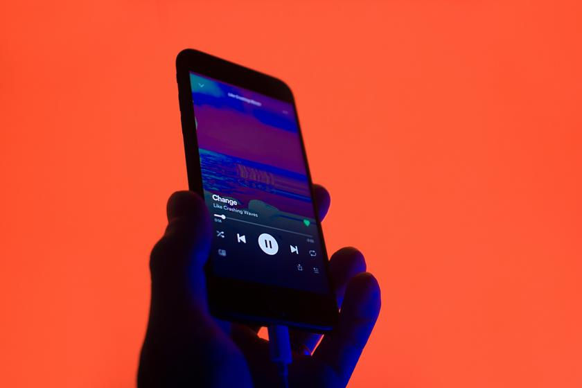 Spotify тестирует плейлисты, созданные искусственным интеллектом.