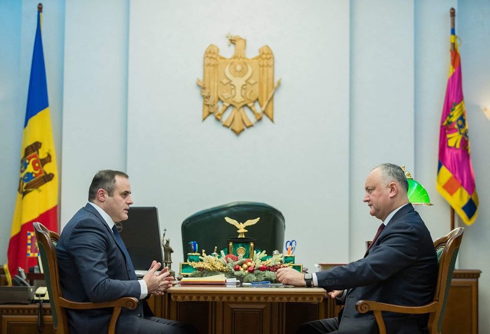 Додон провел встречу с председателем правления АО «Молдовагаз» Чебаном.