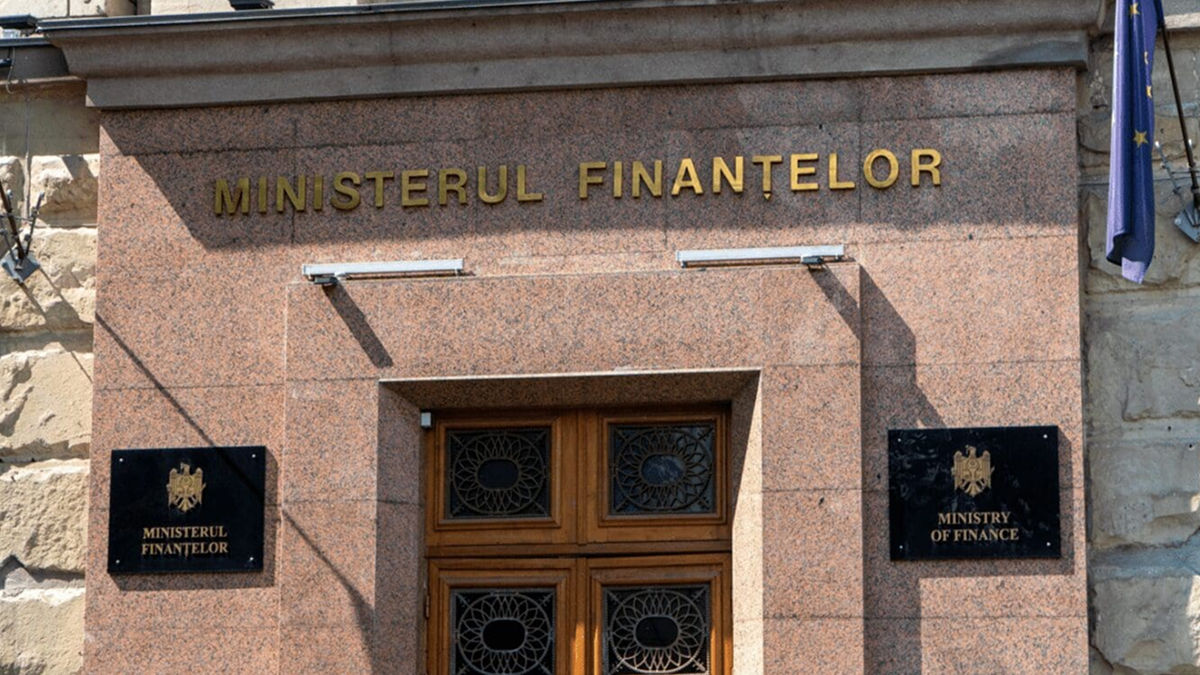 Минфин продолжит консультации по налоговой политике, обещая учесть мнения бизнеса.