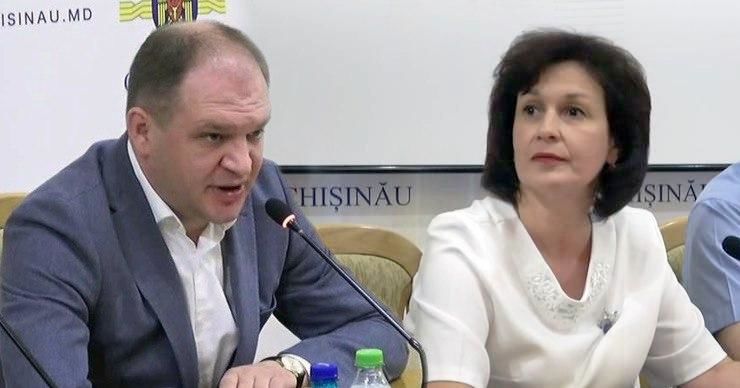 Чебан попросил главу управления образования добровольно уйти в отставку.