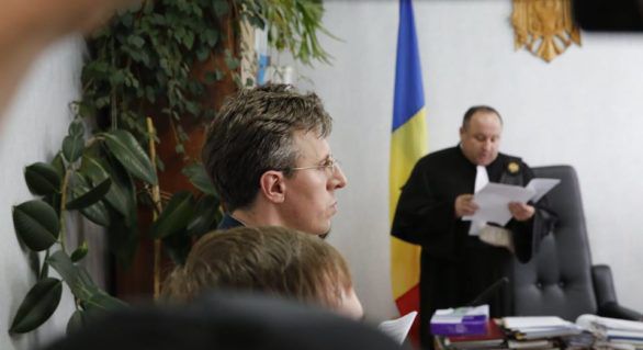 Dorin Chirtoacă rămâne în arest la domiciliu.