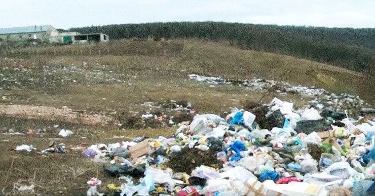 Десятки жителей Данчен страдают из-за свалки, закрытой еще в 2012 году.