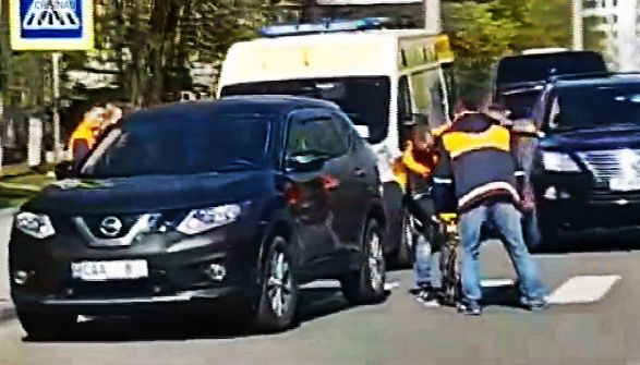 O femeie de 41 de ani a ajuns la spital, dupa ce, in timp ce traversa pe trecerea de pietoni.