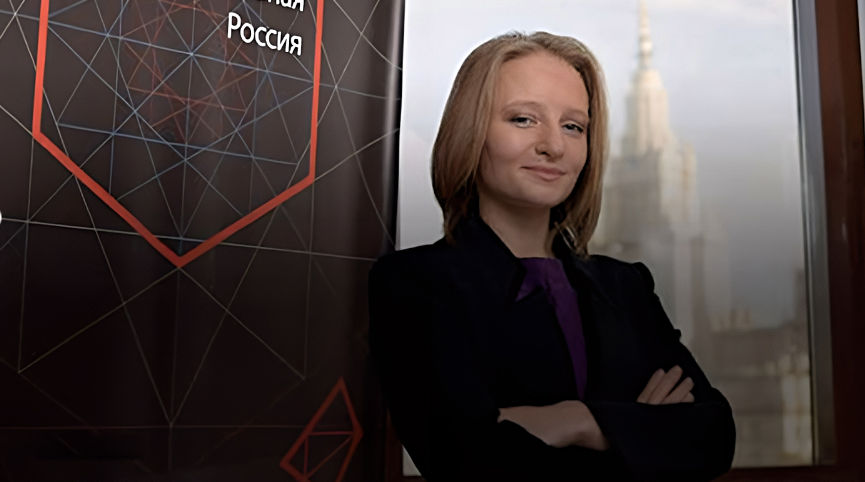 Фондом НИР руководит дочь президента России Катерина Тихонова. 