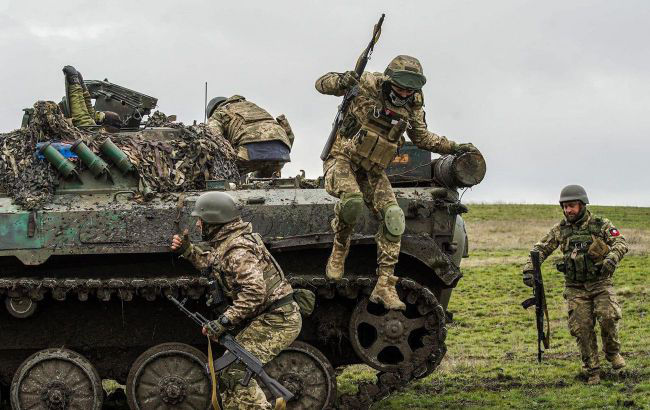 Австралия направит в Британию специалистов обучать украинских военных.