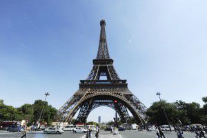 Turnul Eiffel a fost închis duminică, după o alertă teroristă. Foto: infomoldova.net