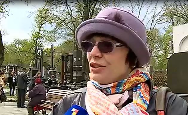 Турист: "Да, мы на экскурсии, нам рассказали о местных обычаях."
