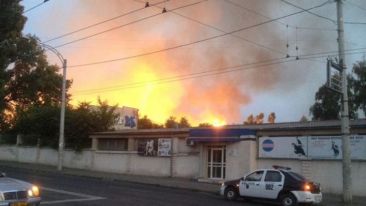 Alertă în Capitală: Incendiu puternic pe Stadionul Republican