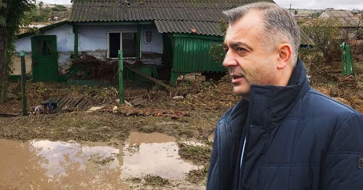 Затяжные ливни привели к наводнению микрорайона Заялпужье в Комрате. Фото: Point.md.