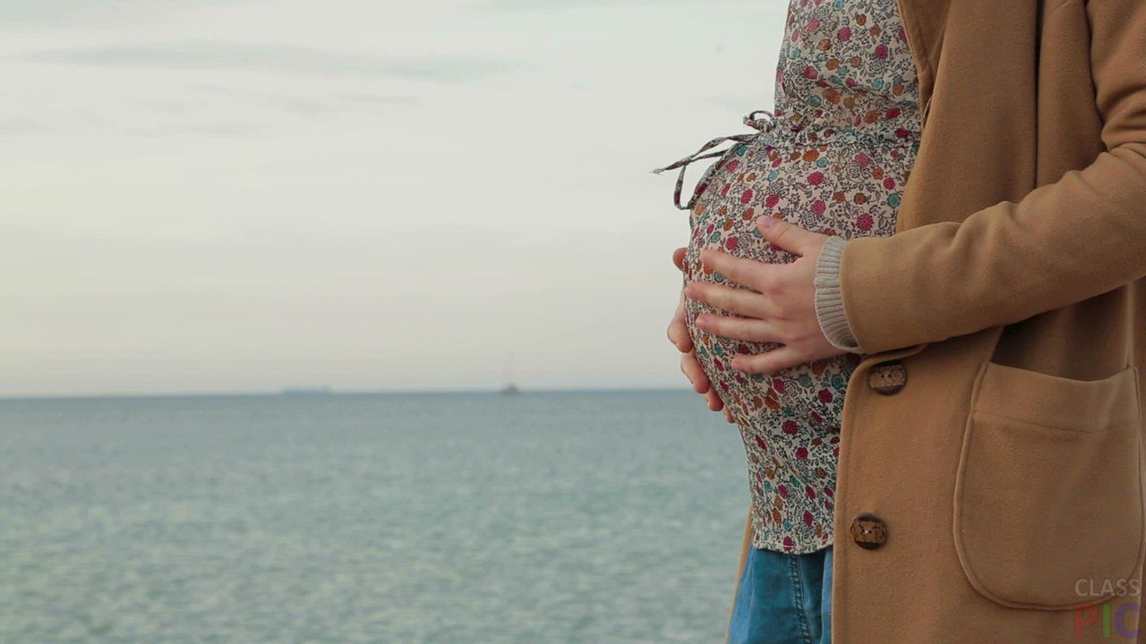 La vârsta de 15 ani, unele fetițe continuă să se joace cu păpușile de-a mama și copilul, altele –chiar devin mame.